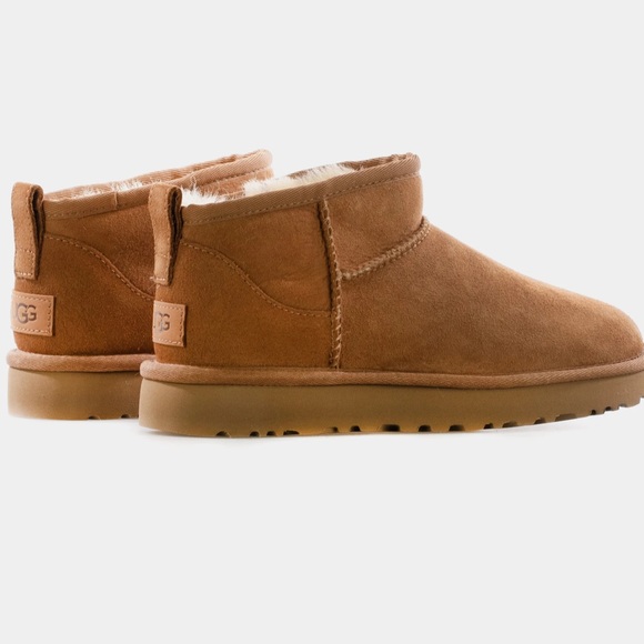 UGG Shoes - UGG CLASSIC ULTRA MINI BOOTS SIZE 11